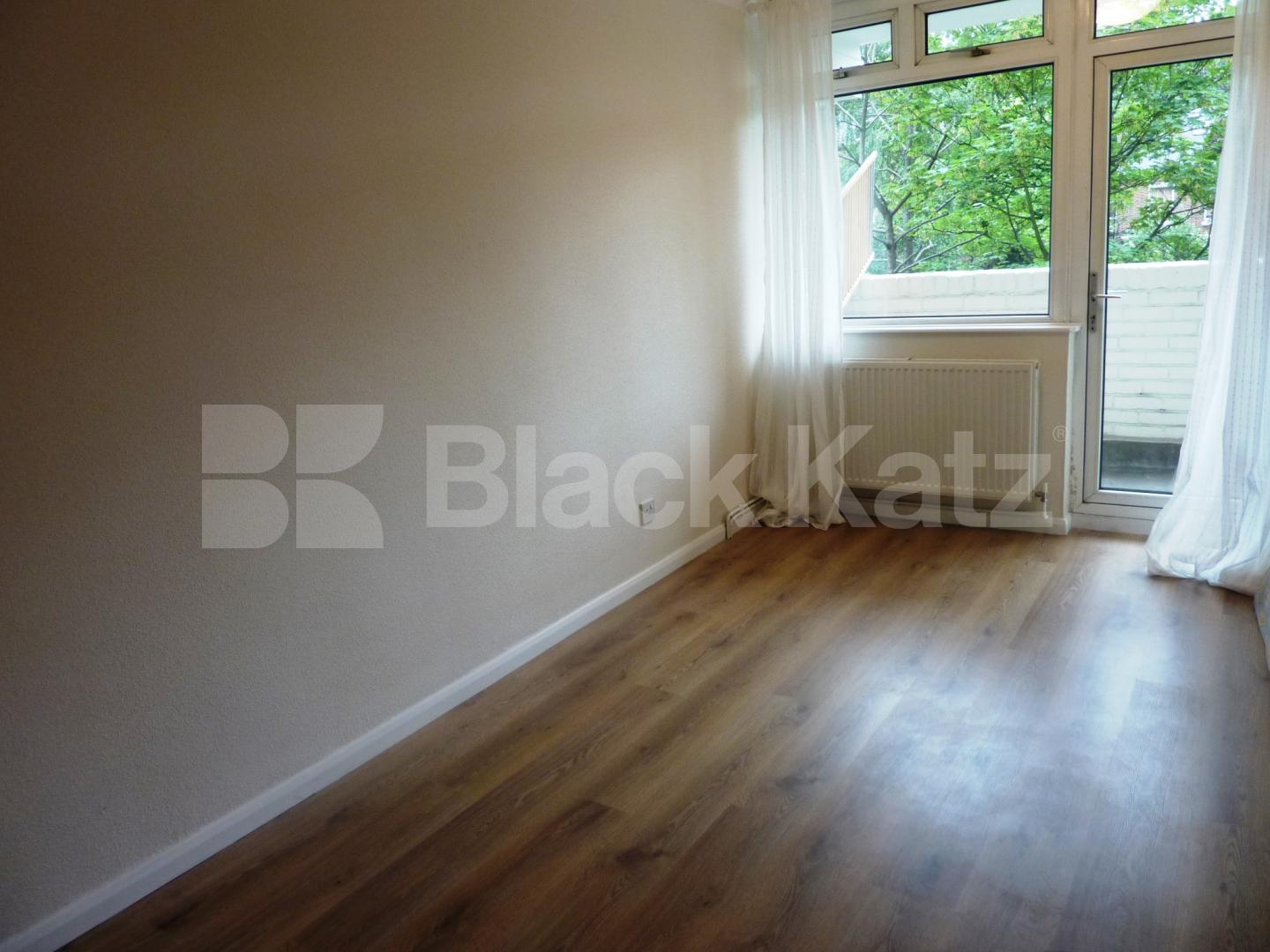 			NEW INSTRUCTION!, 3 Bedroom, 1 bath, 1 reception Flat			 Hornsey Lane, ARCHWAY / CROUCH HILL